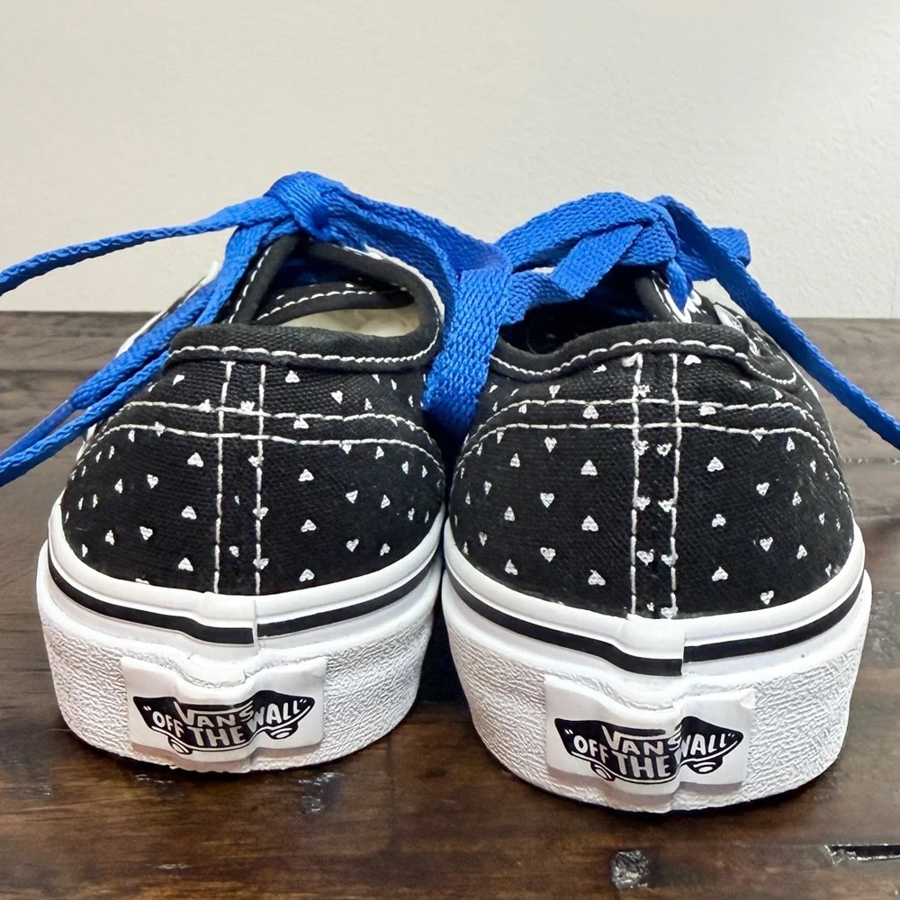 Vans Kids Classic Micro Hearts Sneakers in a Black & White Size 2